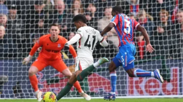 ثلاثية صاعقة.. تشيلسي يهزم كريستال بالاس ويؤمن المركز الرابع في الدوري الإنجليزي